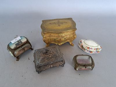 a lot of items that are sitting on a table