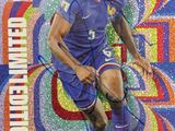 un gros plan d'une carte de football représentant un footballeur