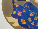 une photo d'un tableau représentant une femme en robe bleue