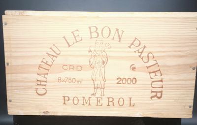 une boîte en bois portant une étiquette