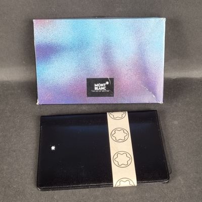 MONT BLANC. Porte cartes en cuir noir avec boite