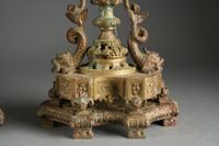 GARNITURE en bronze composée d'une pendule et d'une paire de… (photo 5)