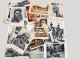 plusieurs vieilles photographies en noir et blanc représentant des populations autochtones et des animaux
