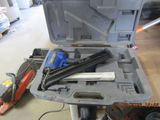une boîte à outils qui contient tout un tas d'outils
