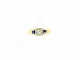 une bague en diamant et saphir