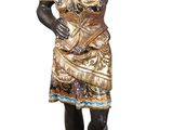 statue représentant une femme tenant un plateau sur lequel est posé un oiseau