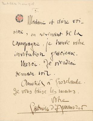 une vieille lettre manuscrite accompagnée de la photo d'un homme en costume-cravate