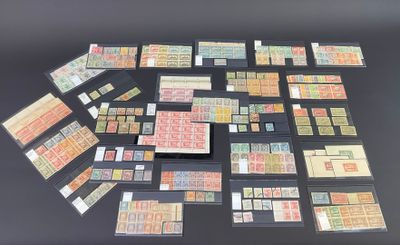 de nombreux types de timbres sur la table