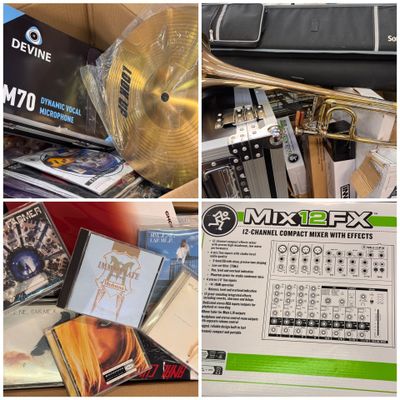 de nombreuses photos différentes montrant un tas de CD et des CD dans une boîte