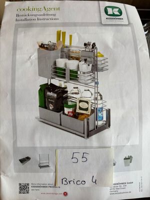 une photo d'une photo d'une cuisine dans un emballage