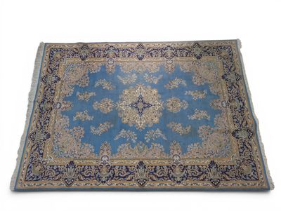an oriental rug on a white background with a blue background