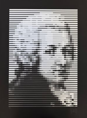 une photo en noir et blanc du visage d'un homme d'où partent des lignes