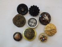 Un lot de boutons fantaisie, principalement de mode, de tout… (photo 3)