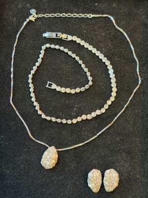 necklace and earring set with swarovs and crystal stones