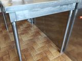 a table that is sitting in the middle of the floor