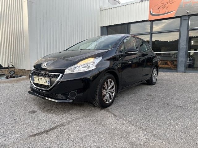 PEUGEOT 208 1.2 VTI 82 ACTIVE - MEC: 28/08/2013 - Km compteu…