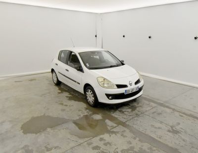 RENAULT CLIO.III 1.4 16V 5P. Pour obtenir le contrôle techni… - Photo 1