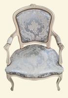 Paire de fauteuils à dossier violonné en hêtre laqué blanc à… (photo 3)