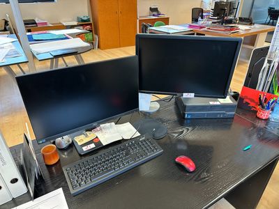 Ensemble du matériel informatique comprenant : - Photo 1