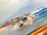 un tableau représentant une scène de plage avec des parasols sur le sable