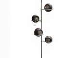 une image représentant une lampe sur laquelle sont disposées plusieurs ampoules