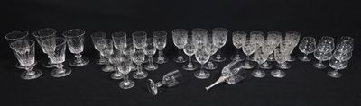 PARTIES DE SERVICES de verres en cristal.