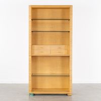 Grande armoire aux angles arrondis avec étagères en verre, e… (photo 2)