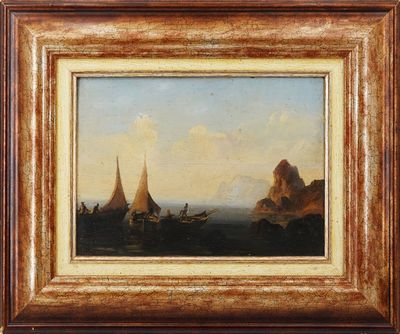 une peinture à l'huile représentant des bateaux sur un plan d'eau, avec des rochers en arrière-plan