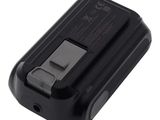 la batterie d'un téléphone portable noir sur fond blanc