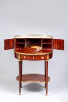 Bureau Bonheur-du-jour de forme ovale en placage d'acajou ou… (photo 3)