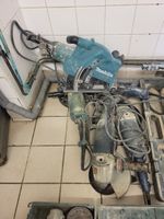 Lot d'outillage électroportatif Makita et Bosch en coffrets,… (photo 4)