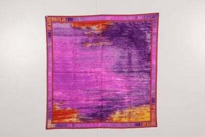 LEONARD - Carré en twill de soie à décor de raies polychrome…