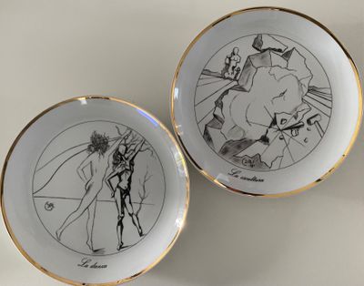 deux assiettes sur lesquelles sont représentés un homme et une femme