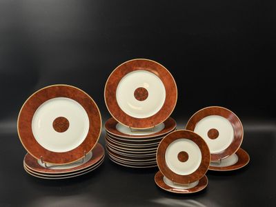 lot de six assiettes plates marron et blanches à bordure marron