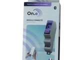 L'emballage d'un téléphone portable est présenté dans la boîte
