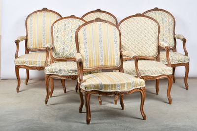 FAUTEUILS (suite de six) à dossier plats en bois naturel sur…