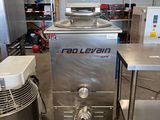 l'image d'une machine installée dans une pièce