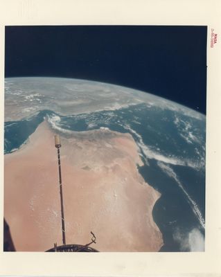 une photo montrant une vue de la Terre depuis une station spatiale