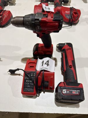 a lot of tools that are sitting on a table