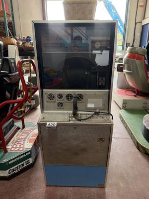 a small machine that is sitting in a room
