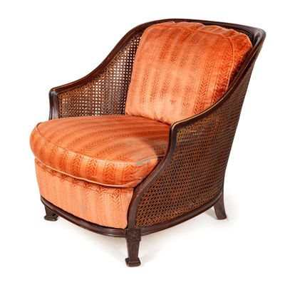 chaise avec coussin rembourré orange et structure en bois