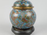 chinese cloise cloise vase with lid and stand