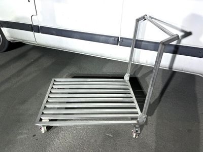 1 Grand chariot de manutention, préparation ou service en in…