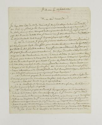 un ancien manuscrit comportant des inscriptions sur fond blanc