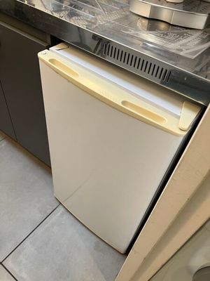 une photo d'une cuisine équipée d'un lave-vaisselle