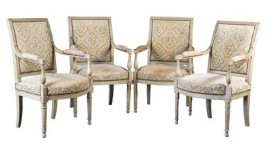 lot de quatre chaises rembourrées avec accoudoirs rembourrés