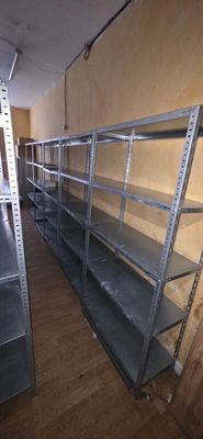 UN Ensemble Comprenant 10 Etageres Metalliques 5 Niveaux DE …