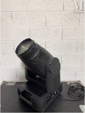 une image représentant une lumière qui se déplace sur une table