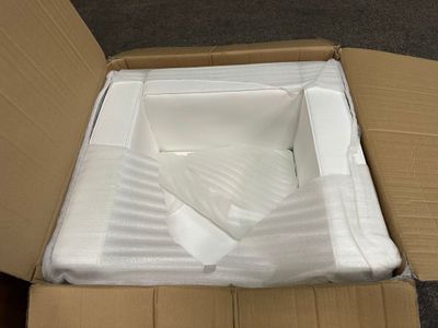 une boîte en carton contenant un matelas