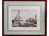 une vieille photo représentant une scène de port avec des bateaux sur l'eau